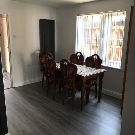 Double Room Next To Burnham Elizabeth Line Station Слау Екстериор снимка