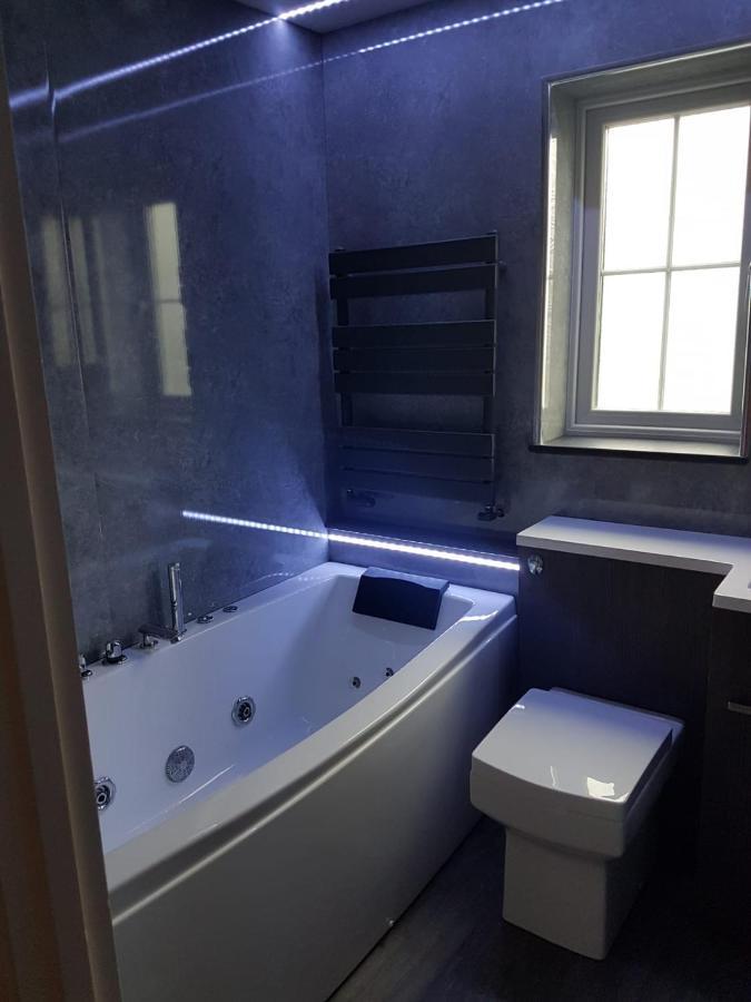 Double Room Next To Burnham Elizabeth Line Station Слау Екстериор снимка