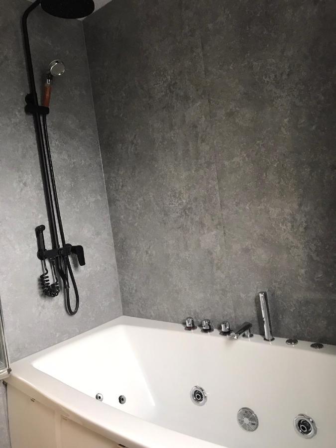 Double Room Next To Burnham Elizabeth Line Station Слау Екстериор снимка