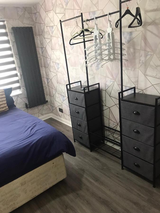 Double Room Next To Burnham Elizabeth Line Station Слау Екстериор снимка